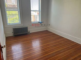 25-66 42nd St #2B, Astoria, NY 11103
