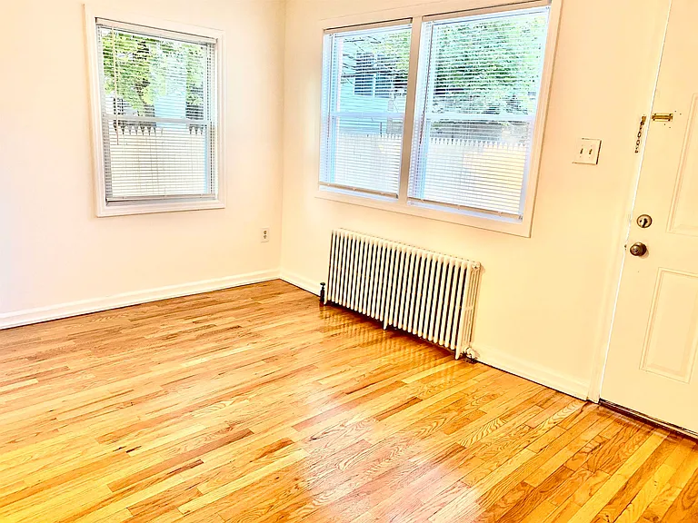 31-33 Tillinghast St #6 — Photo 5