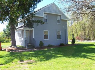 9143 SW Greenville Rd, Greenville, MI 48838