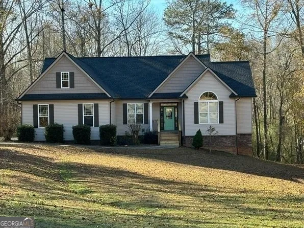 221 Lake Chase Dr N, Griffin, GA 30224