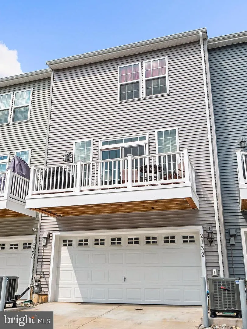 2732 Pinebrook Rd — Photo 4