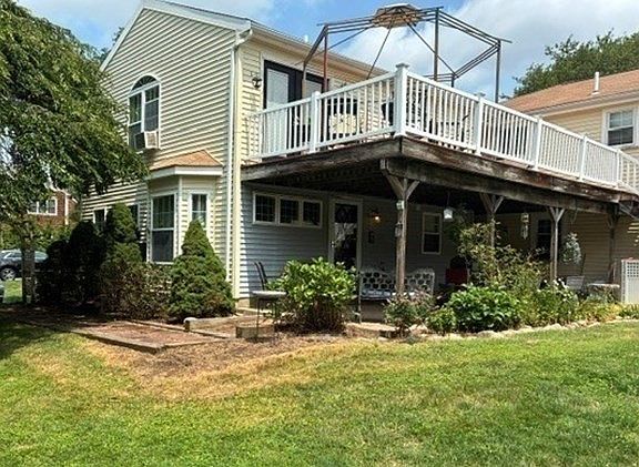 3rd image of 560 Allen Ave