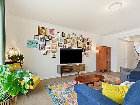 5th image of 221 Pendergast Rd