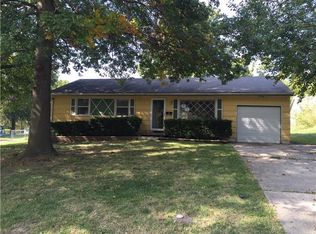 8026 Manning Ave, Raytown, MO 64138