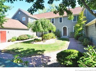 30 Harwich Ln, West Hartford, CT 06117