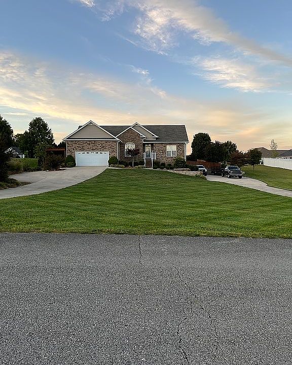 1st image of 3200 Eagle Landing Dr