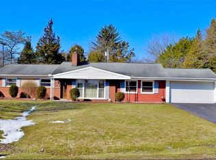 27925 Green Willow St, Farmington Hills, MI