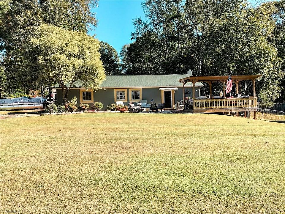 1st image of 307 Pinehaven Dr