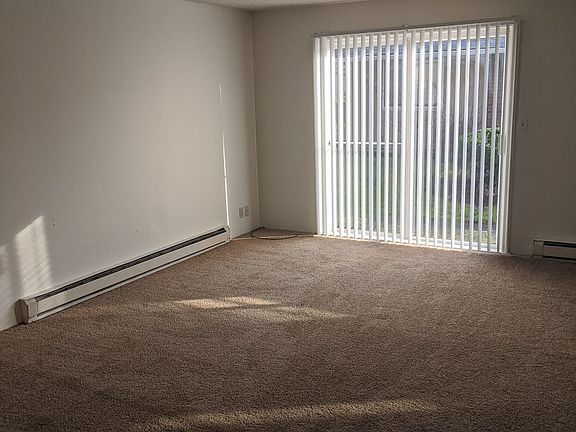 3rd image of 742 32nd Ave SE APT 6