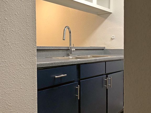 4th image of 2302 Durwood St APT 214