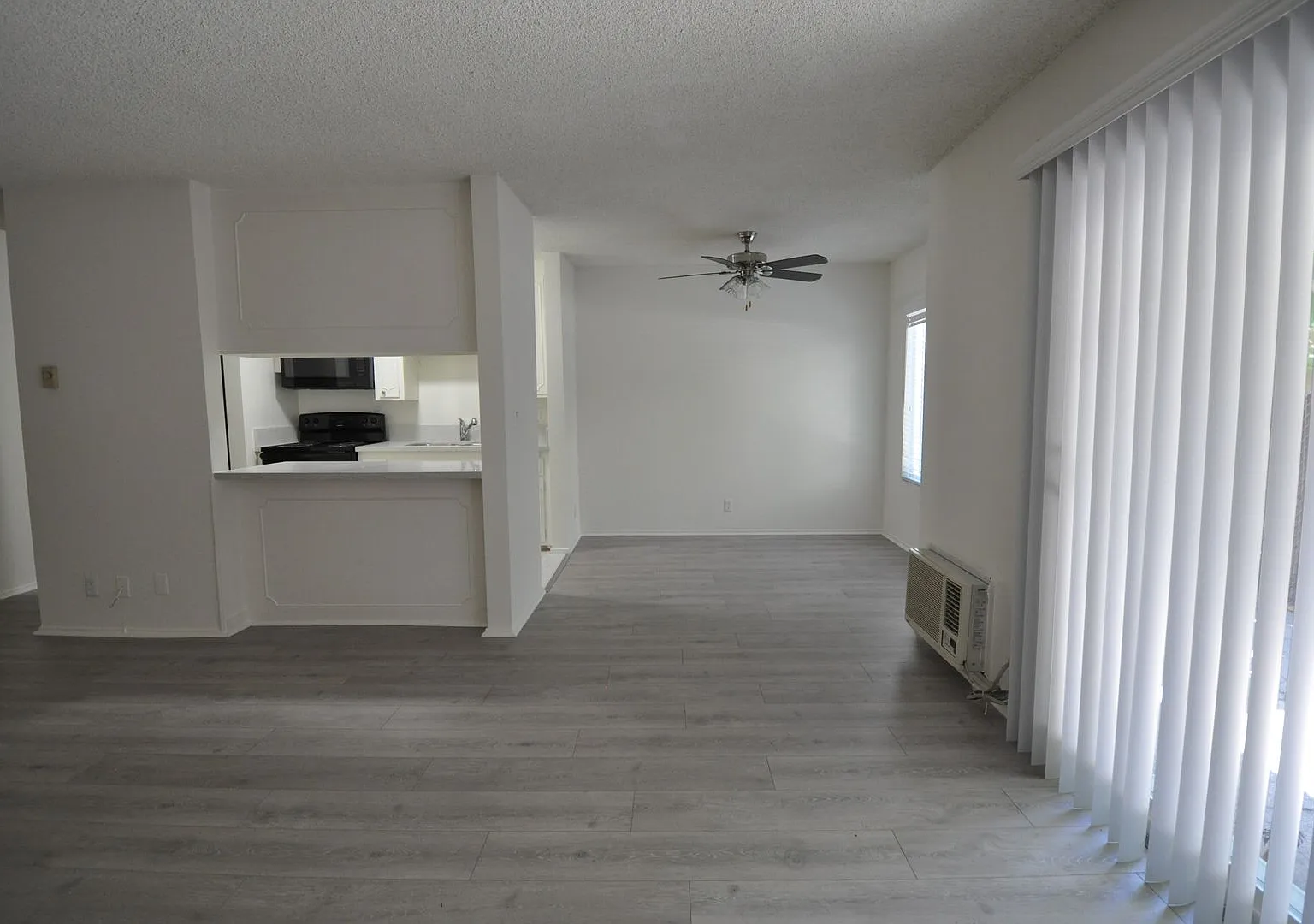 4936 — Photo 2