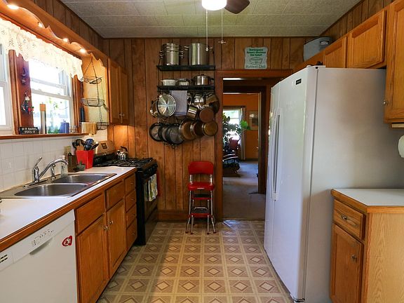 2nd image of 107 N Topeka Ave