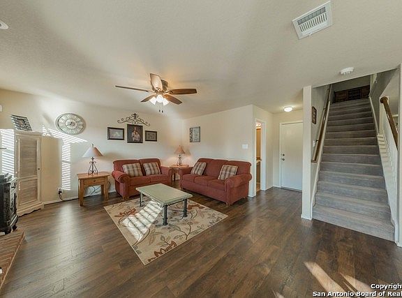 3rd image of 224 Goliad Dr