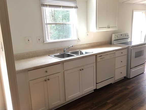 3rd image of 10805 SE 130th Pl