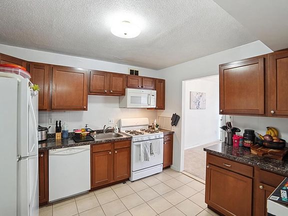 3rd image of 1836 Metzerott Rd APT 1720