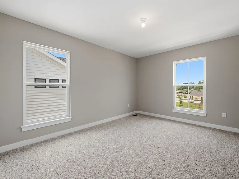 16545 Yellowwood Dr — Photo 37