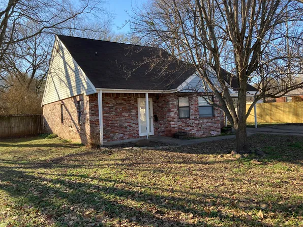 303 Walnut St, Ozark, AR 72949
