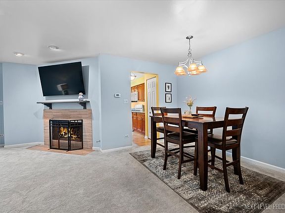 4th image of 972 West Ct APT A