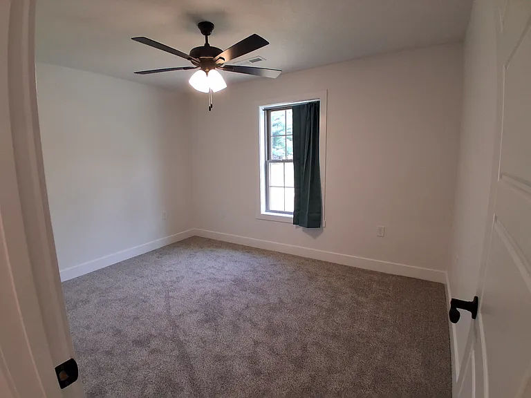1453 W Todd Ln — Photo 16