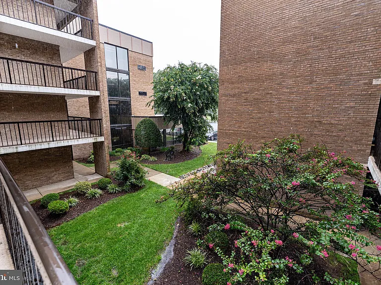 227 Canal Park Dr #206 — Photo 1