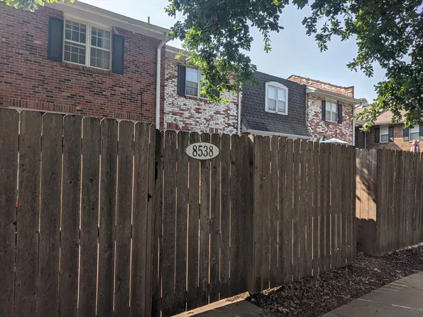 8538 W 85th St, Overland Park, KS 66212
