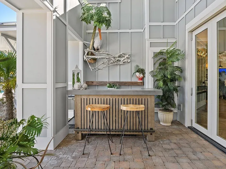 The Veranda at Market Commons — Photo 11