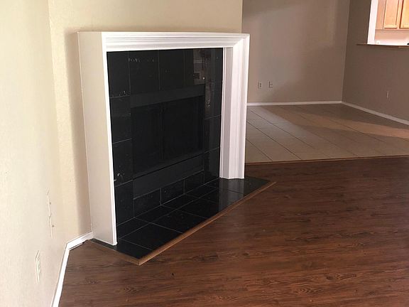 2nd image of 1725 Palo Alto Dr