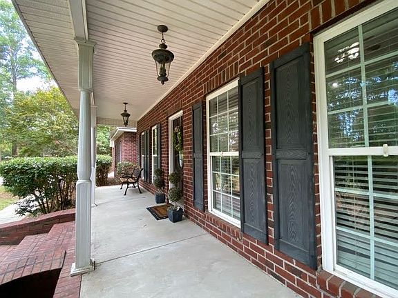 3rd image of 1545 Crescent Dr