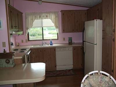 3rd image of 143 Clubview Dr #132