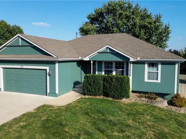505 NW Whitney Dr, Grain Valley, MO 64029