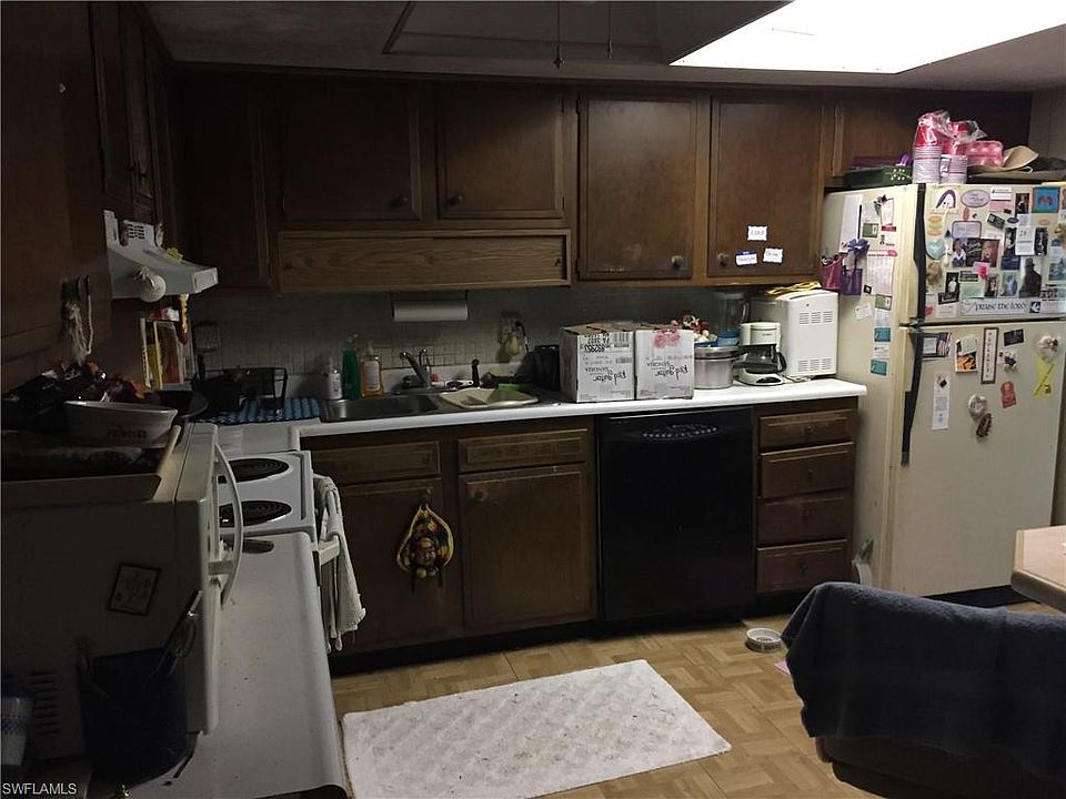 2nd image of 27317 Pullen Ave