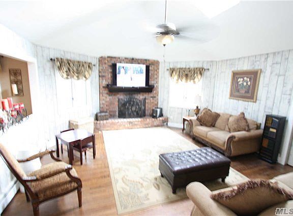 5th image of 76 Granada Cir