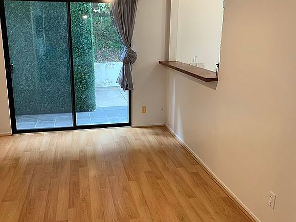 Kitchen pass through/buffet 