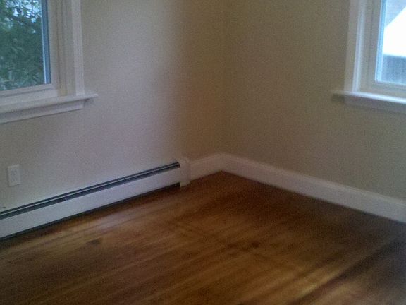 4th image of 192 Clarence St Floor 2