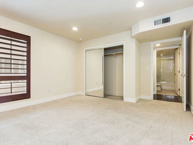 7249 Franklin Ave #201 — Photo 17