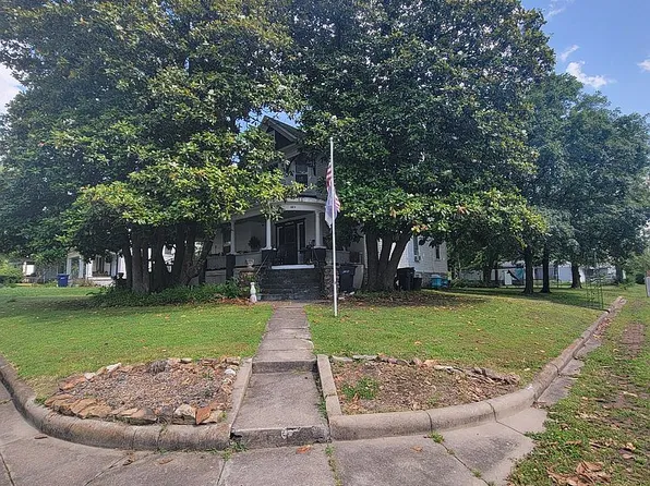 730 W 3rd St, Webb City, MO 64870