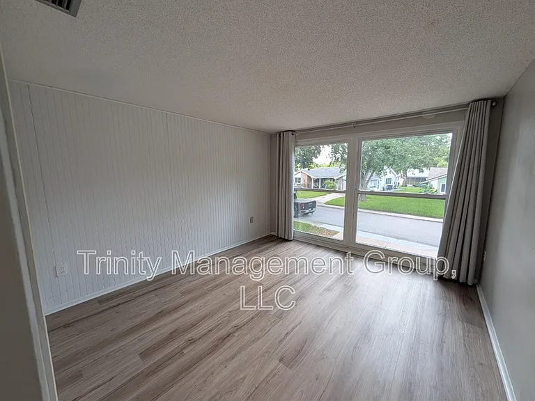 8605 Wagon Wheel Ln — Photo 18