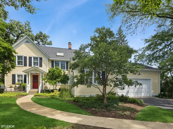 20 Muirwood Dr, Glen Ellyn, IL 60137