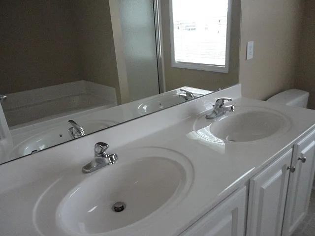 210 Goldfinch Ct — Photo 10