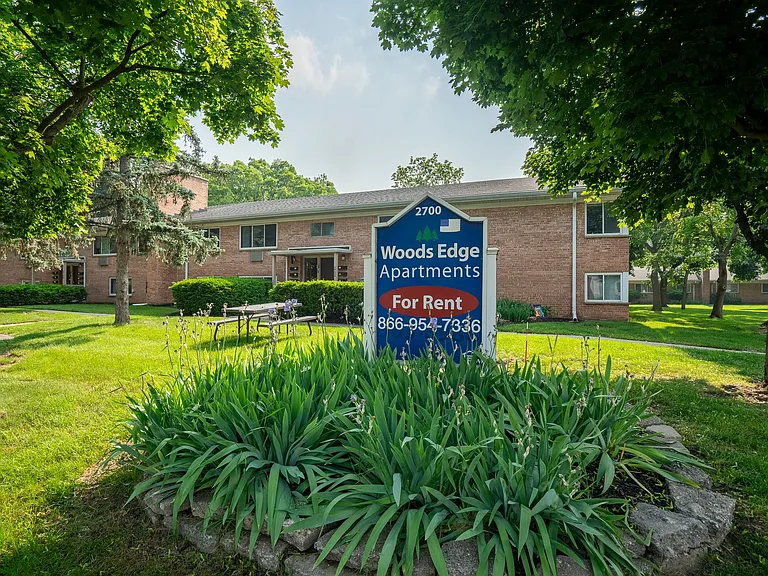 Apartment off 28th and Clyde Park Available — Photo 12