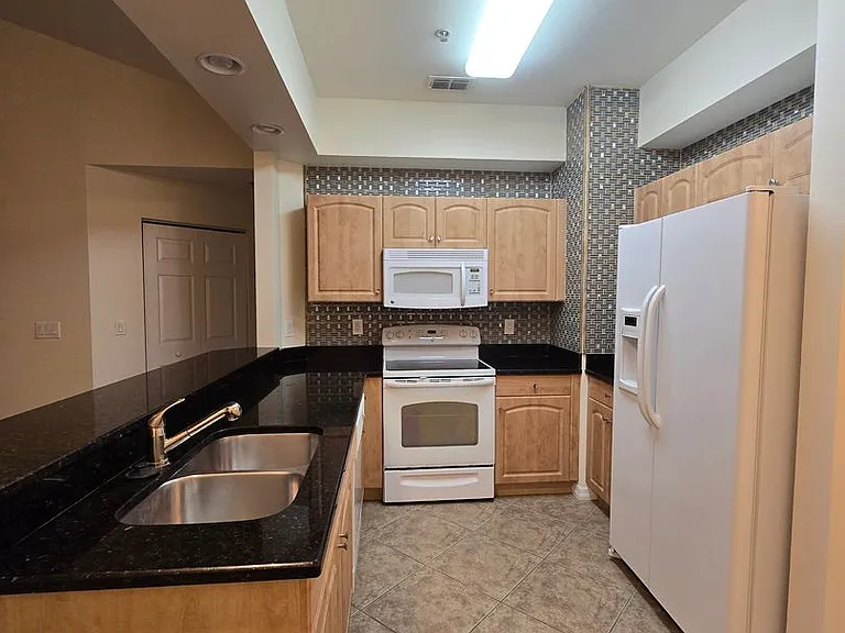 1101 Winding Pines Cir #202 — Photo 6