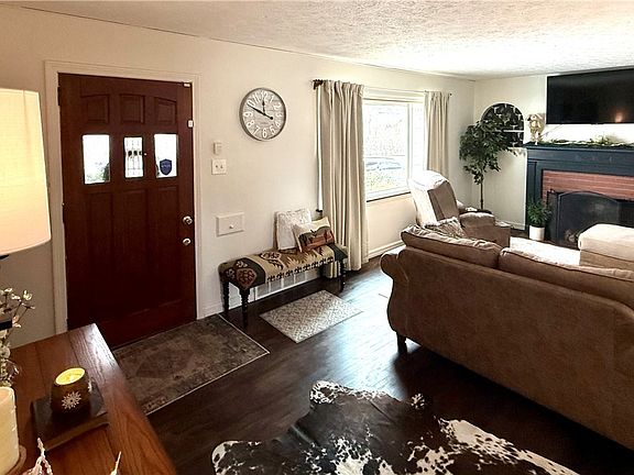 5th image of 1827 Woodland St NE