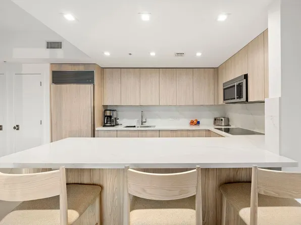 6899 Collins Ave, Miami Beach, FL