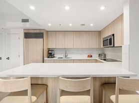 6899 Collins Ave