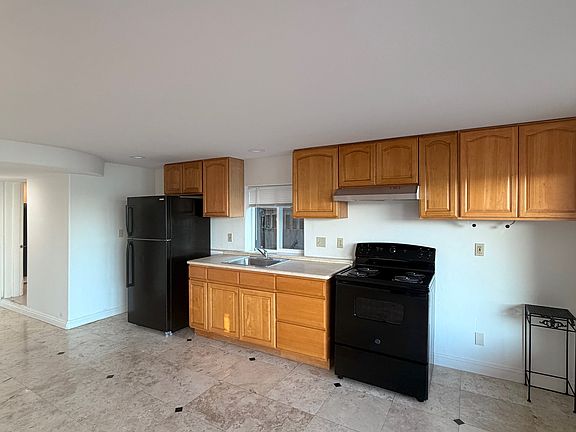 5th image of 512 Central Ave #E