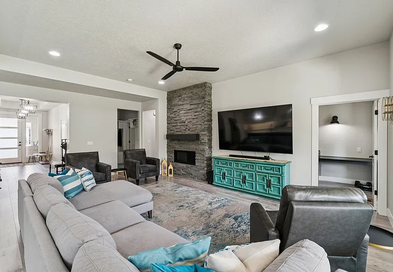 3821 W Balducci St — Photo 19