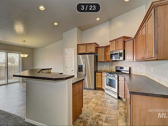 3rd image of 2711 Makrana St