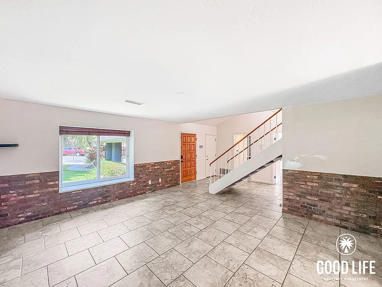 340 Penrod Ct — Photo 4