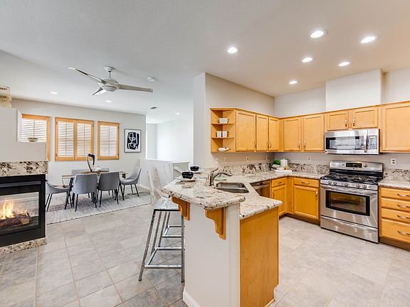 2nd image of 869 Del Avion Ln
