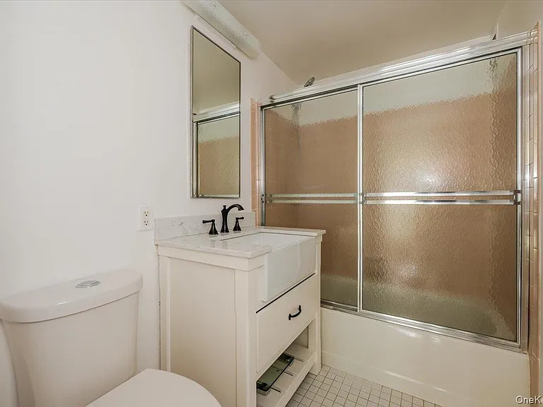 730 W Broadway #2J — Photo 16